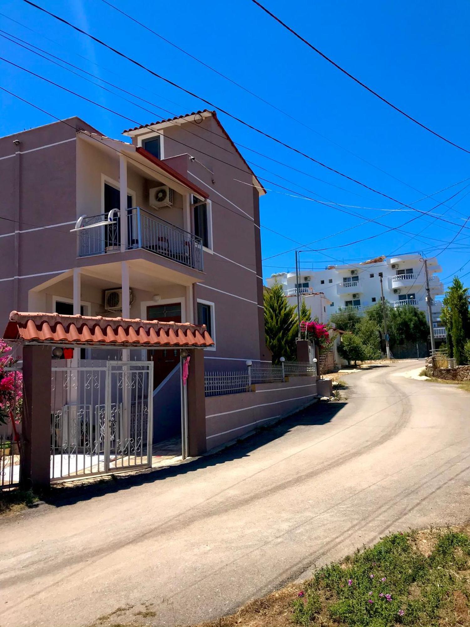 Apartments Villa Dovinefa Ksamil Exterior foto